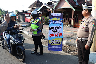 Satlantas Polres Mojokerto Kota Sediakan Makan Pagi Gratis Kepada Pengendara