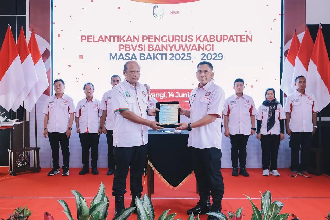 Kapolda Jatim  Lantik Pengurus PBVSI Banyuwangi Masa Bhakti Tahun 2025-2029