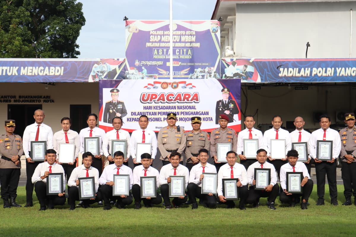 Apresiasi Kinerja Anggota, Polres Mojokerto Kota Anugerahkan Penghargaan kepada 29 Personel