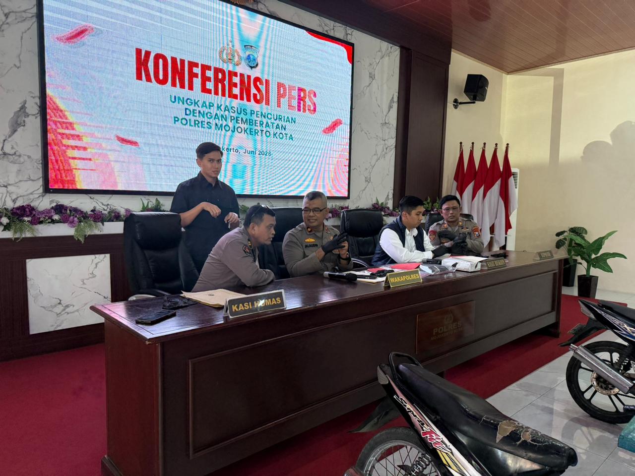Polres Mojokerto Kota Ungkap Dua Kasus Pencurian, Dua Pelaku Berhasil Diamankan